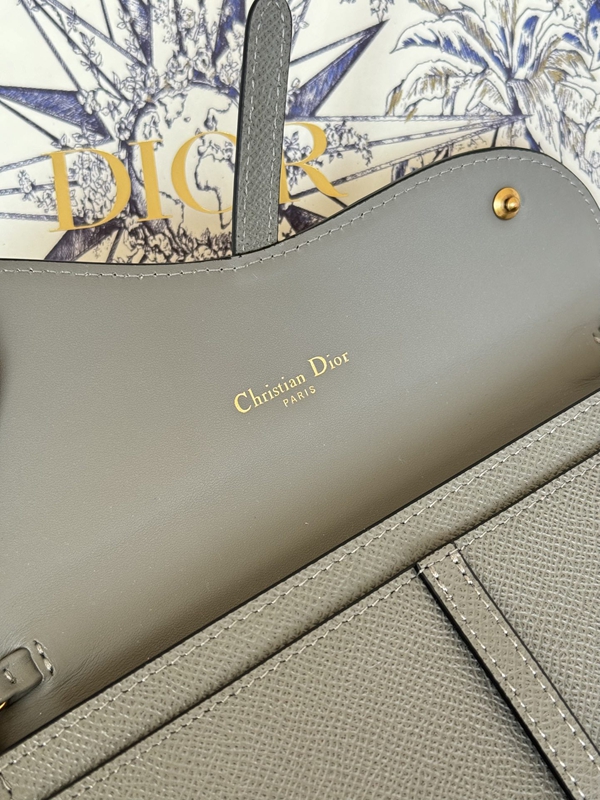 ディオール財布素材ディテール